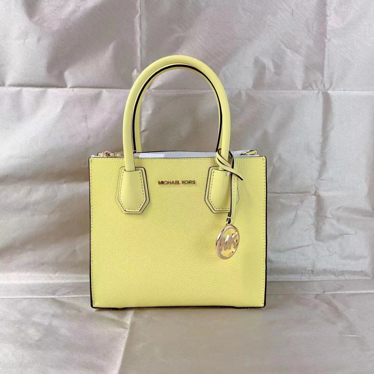 MICHAEL KORS 35S1GM9M2L MERCER MEDIUM PEBBLED LEATHER CROSSBODY BAG IN SUNSHINE MICHAEL KORS 35S1GM9M2L MERCER MEDIUM PEBBLED LEATHER CROSSBODY BAG IN SUNSHINE